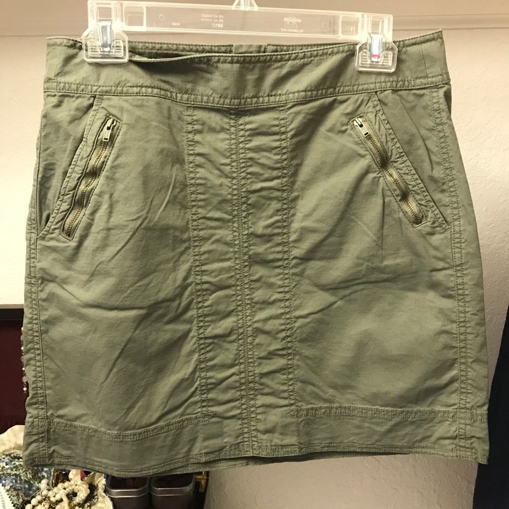 Ann Taylor Loft army green skirt